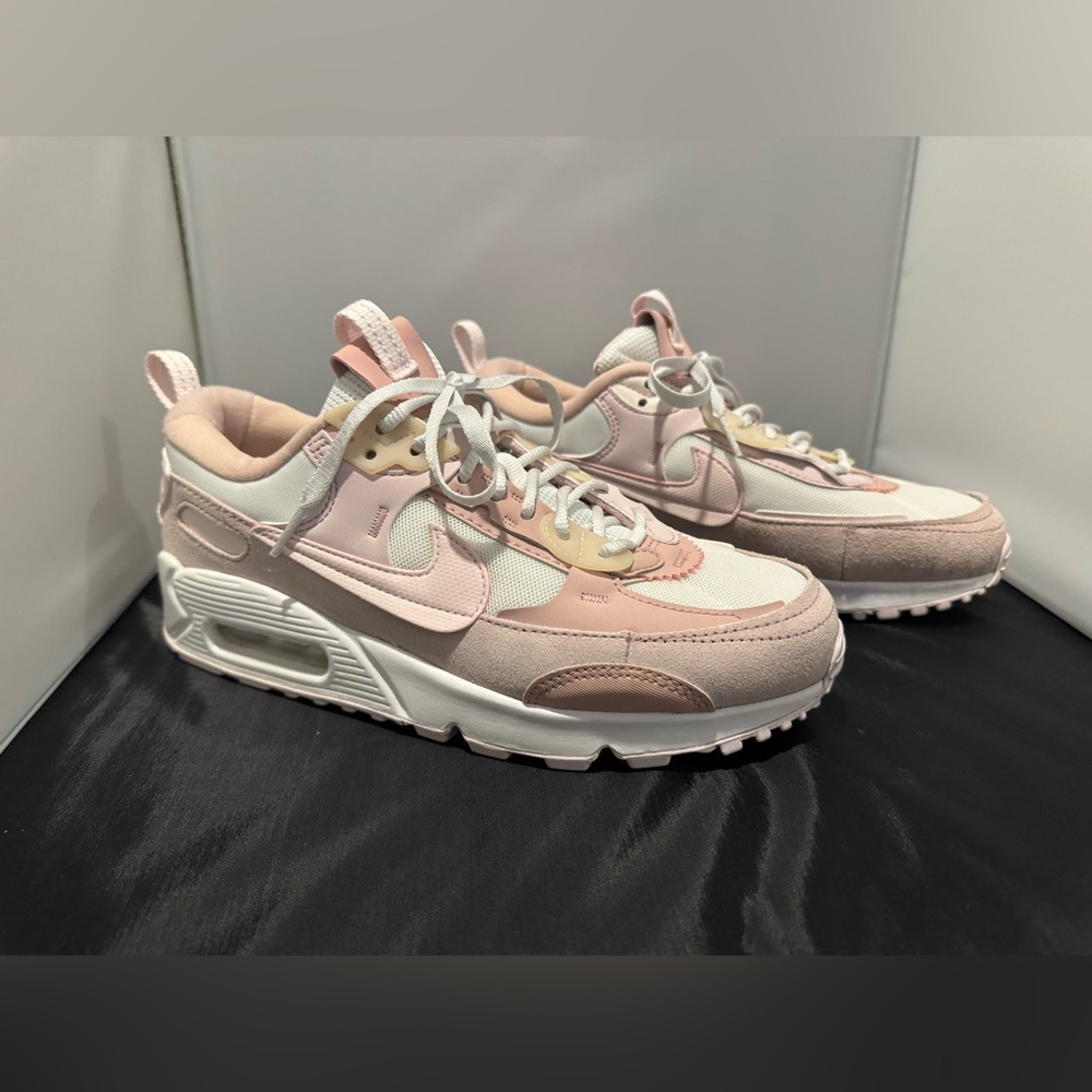 Nike Air Max 90 Futura Pink-White New Sneakers Size 7.5”